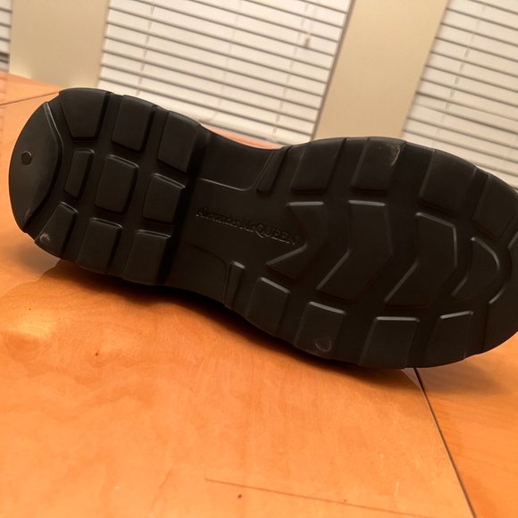 Alexander Mcqueens - Picture 4 of 4